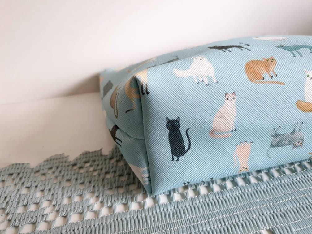 Quirky Cats Loaf Cosmetic Case - Cute Cat Zipped Blue Vanity Pouch - Pencil Case - Funny Illustrated Cat Breeds