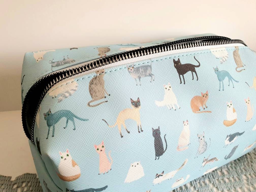 Quirky Cats Loaf Cosmetic Case - Cute Cat Zipped Blue Vanity Pouch - Pencil Case - Funny Illustrated Cat Breeds